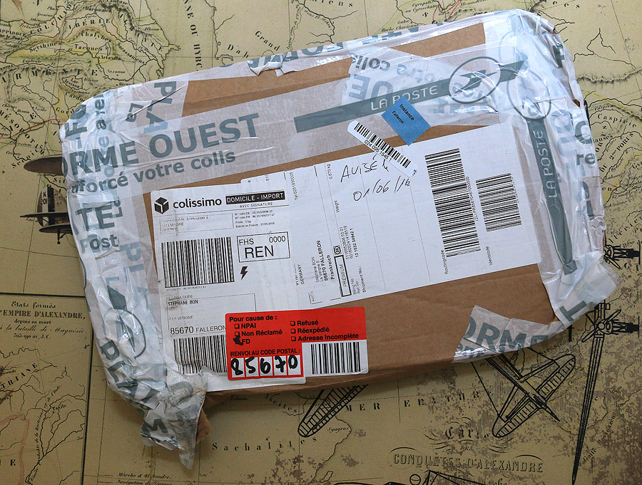 Colis dans lequel est arriv le livre-photo Saal Digital