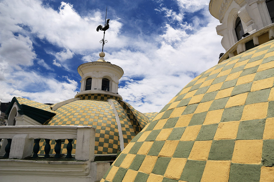 Sur les toits de la cathdrale de Quito