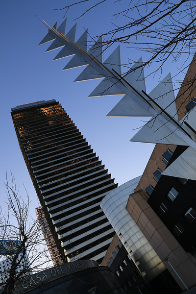 La Tour Mapfre prs de l'ancien port olympique