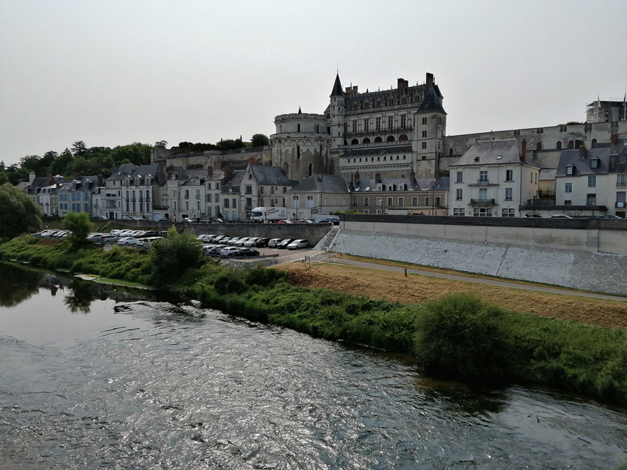 Amboise et son chteau en bord de Loire