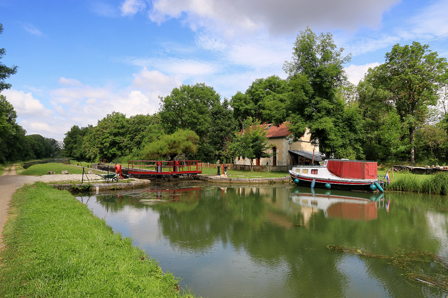 Le long du canal de Bourgogne