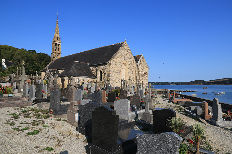 Dpart de la randonne  l'glise de Landvennec