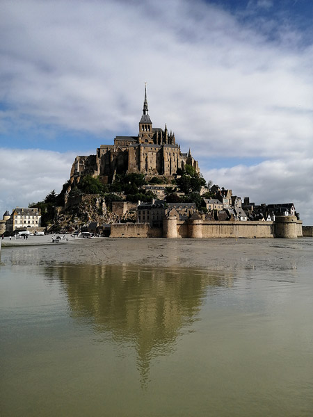 Arrive au Mont-Saint-Michel