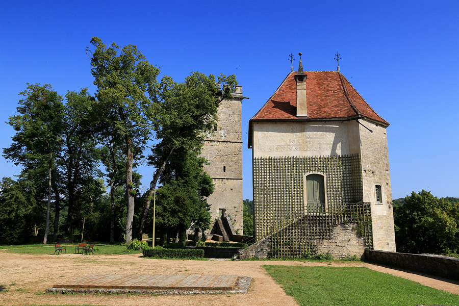 Dans l'enceinte du chteau de Montbard