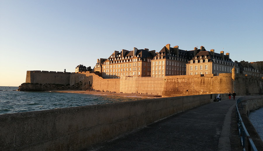 Dernires lueurs du jour sur Saint-Malo