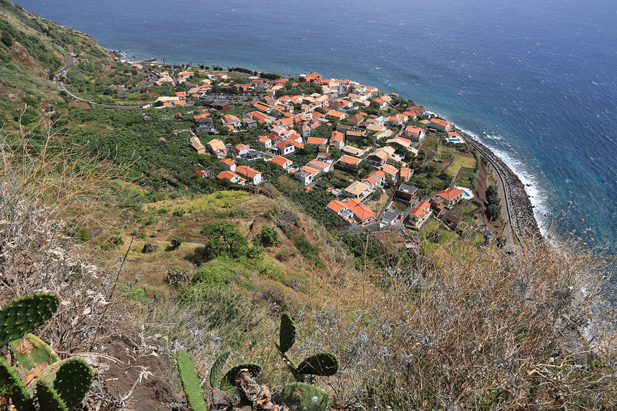Vue plongeante sur Jardim do Mar