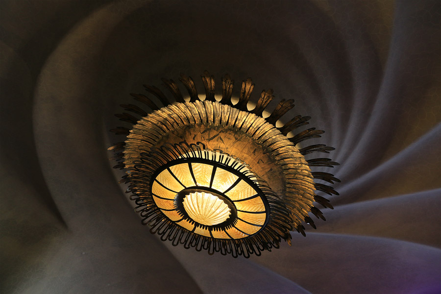 Luminaire dans la Casa Batll