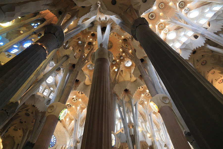 Les piliers de la Sagrada Famlia