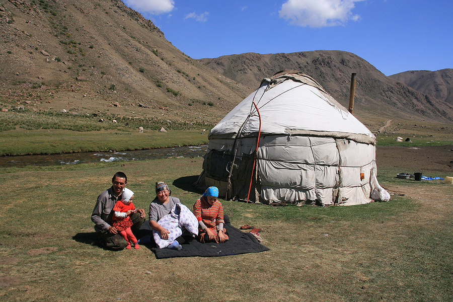 La yourte, habitat typique des bergers kirghizes