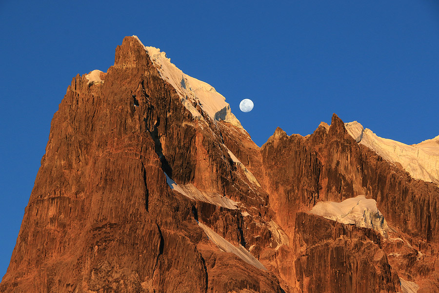 Coucher de soleil et pleine lune sur le Puscanturpa