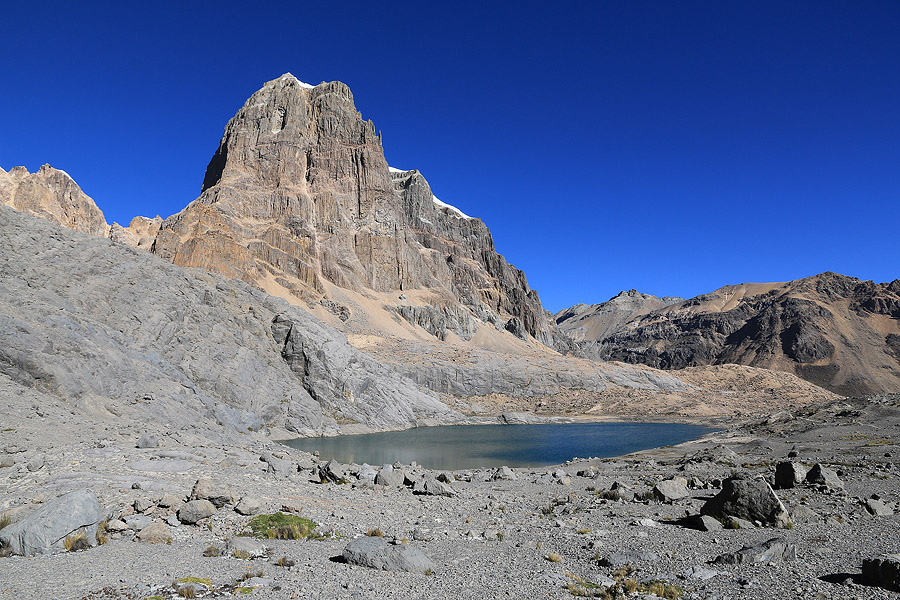Lac devant le Puscanturpa