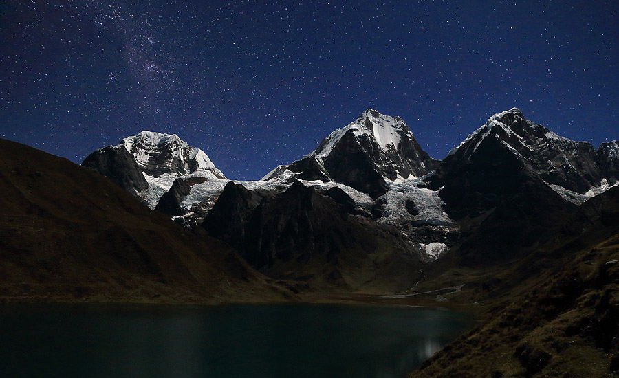 Nuit toile sur la laguna Carhuacocha