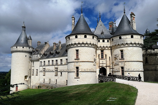 Chteau de Chaumont, sur la Loire  Vlo