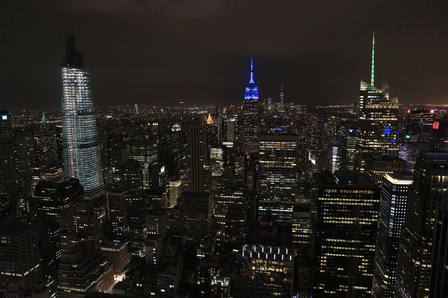 Vue nocturne sur New York depuis Top of the Rock